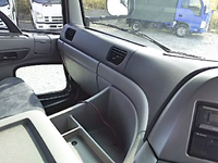 UDトラックスクオントレーラーヘッド（トラクターヘッド）大型（10t）[写真27]