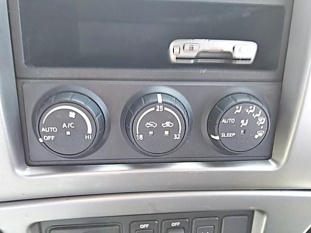 UDトラックスクオントレーラーヘッド（トラクターヘッド）大型（10t）[写真31]