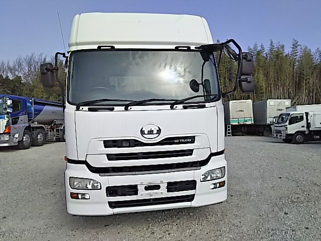 UDトラックスクオントレーラーヘッド（トラクターヘッド）大型（10t）[写真06]