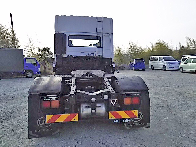 UDトラックスクオントレーラーヘッド（トラクターヘッド）大型（10t）[写真07]