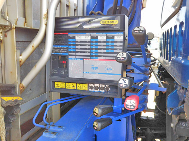 いすゞフォワードクレーン4段増トン（6t・8t）[写真15]