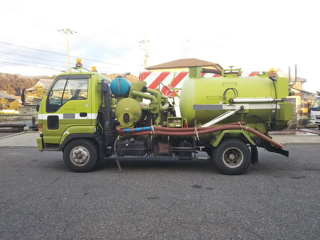 いすゞフォワードジャストン汚泥吸引車中型（4t）[写真05]