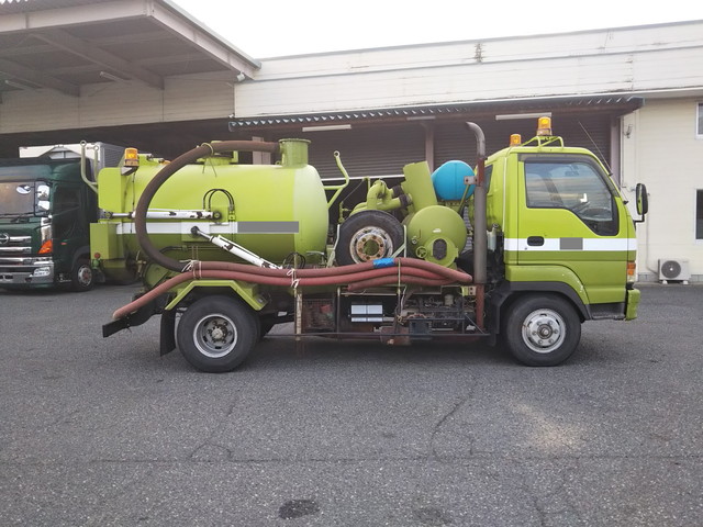 いすゞフォワードジャストン汚泥吸引車中型（4t）[写真06]