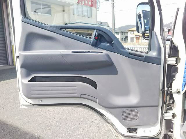 三菱ふそうキャンタークレーン4段小型（2t・3t）[写真29]