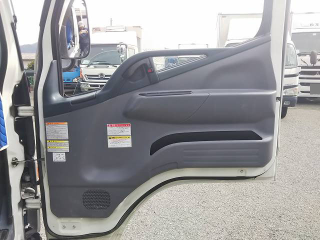 三菱ふそうキャンタークレーン4段小型（2t・3t）[写真30]