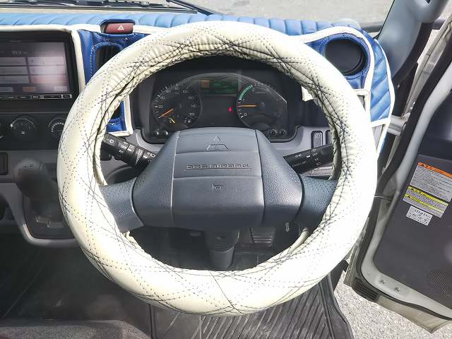 三菱ふそうキャンタークレーン4段小型（2t・3t）[写真36]