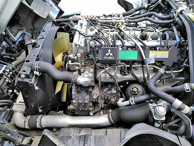 三菱ふそうキャンター平ボディ小型（2t・3t）[写真20]