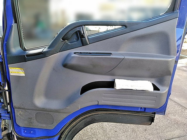 三菱ふそうキャンター平ボディ小型（2t・3t）[写真23]