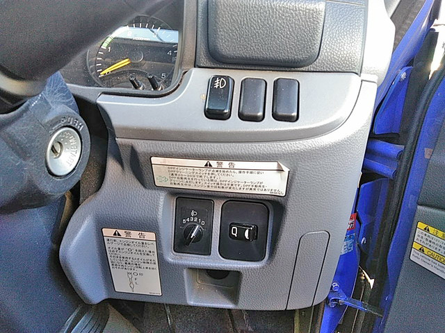 三菱ふそうキャンター平ボディ小型（2t・3t）[写真35]