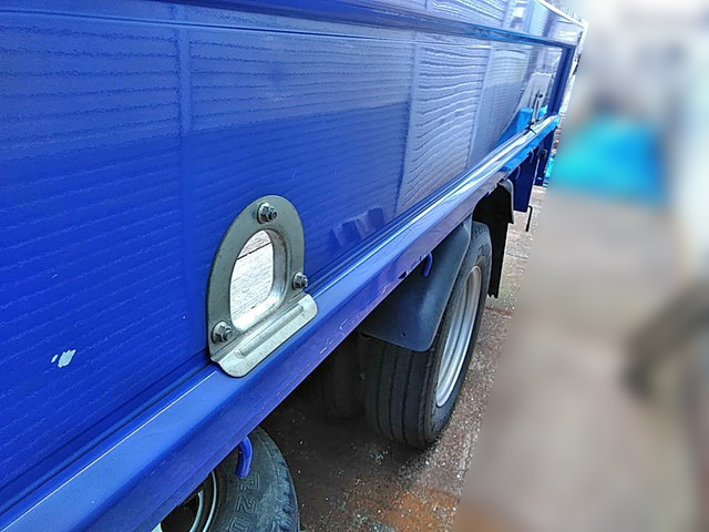 三菱ふそうキャンター平ボディ小型（2t・3t）[写真08]