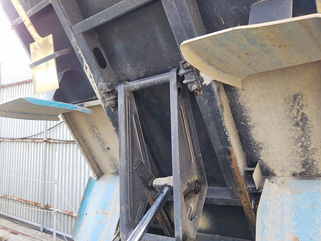 三菱ふそうキャンターダンプ小型（2t・3t）[写真17]