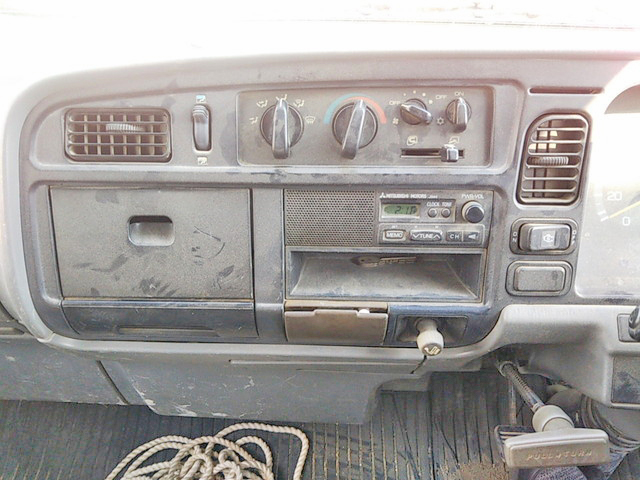 三菱ふそうキャンターダンプ小型（2t・3t）[写真26]