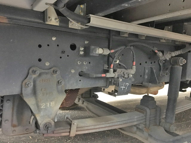 いすゞギガアルミウイング大型（10t）[写真16]