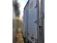 いすゞギガアルミウイング大型（10t）[写真05]