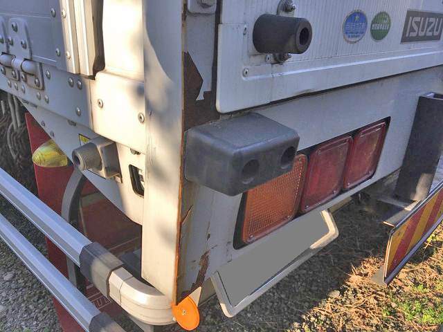 いすゞギガアルミウイング大型（10t）[写真06]