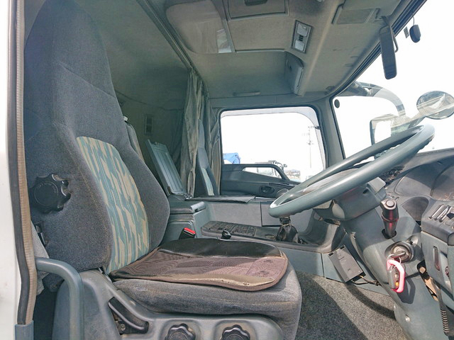 三菱ふそうスーパーグレートアルミブロック大型（10t）[写真24]