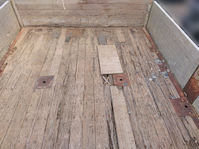 三菱ふそうスーパーグレートアルミブロック大型（10t）[写真09]