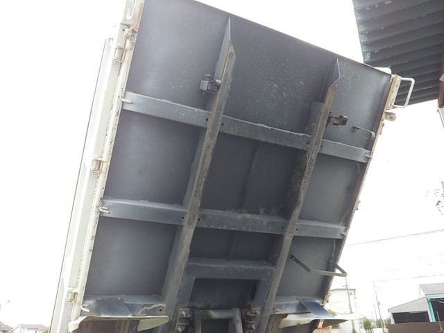 いすゞエルフダンプ小型（2t・3t）[写真16]