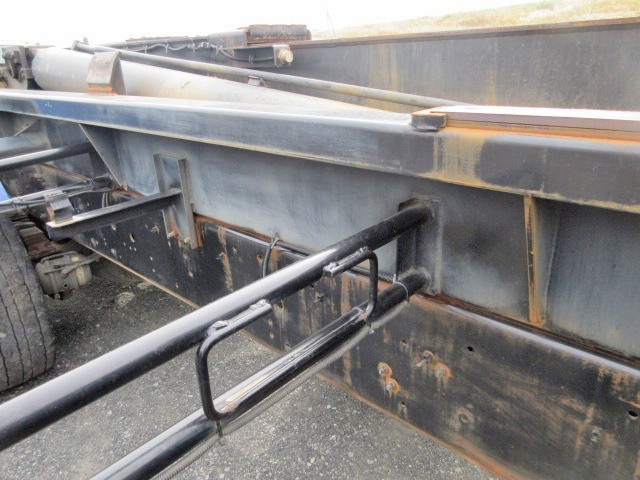 いすゞギガアームロール大型（10t）[写真17]