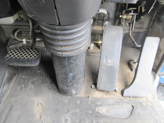 いすゞギガアームロール大型（10t）[写真40]