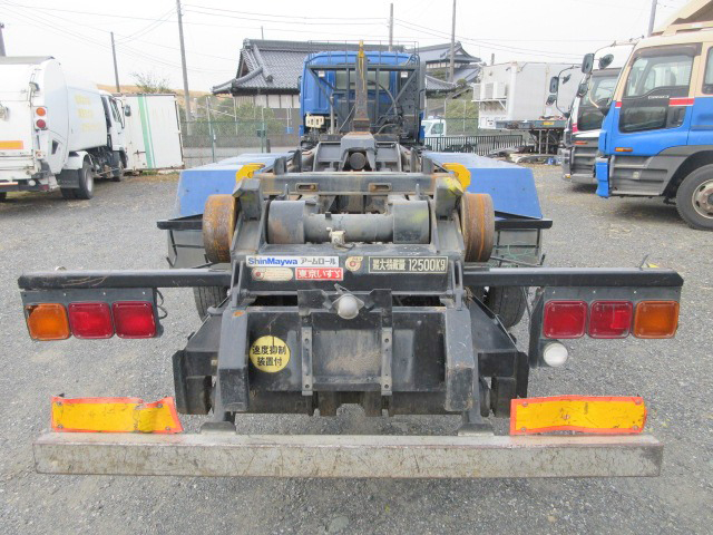 いすゞギガアームロール大型（10t）[写真05]