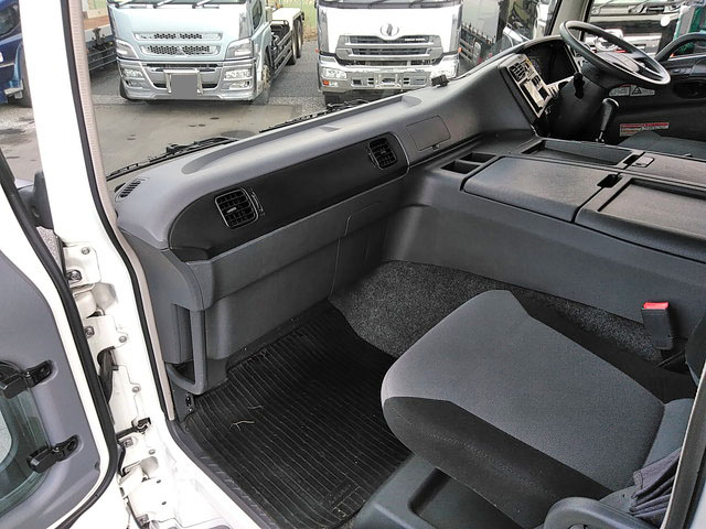 三菱ふそうスーパーグレートセルフクレーン4段大型（10t）[写真33]