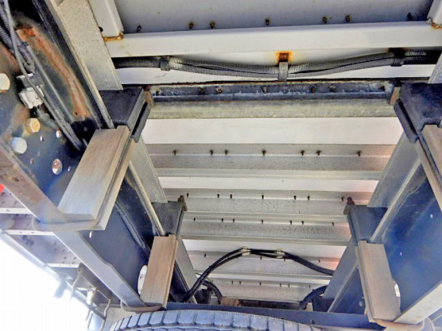 いすゞフォワードアルミウイング増トン（6t・8t）[写真14]