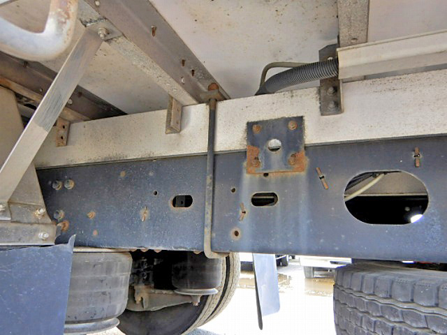 いすゞフォワードアルミウイング増トン（6t・8t）[写真15]