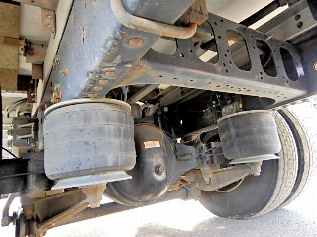 いすゞフォワードアルミウイング増トン（6t・8t）[写真17]