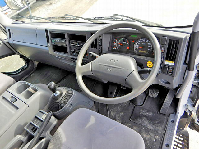 いすゞフォワードアルミウイング増トン（6t・8t）[写真21]