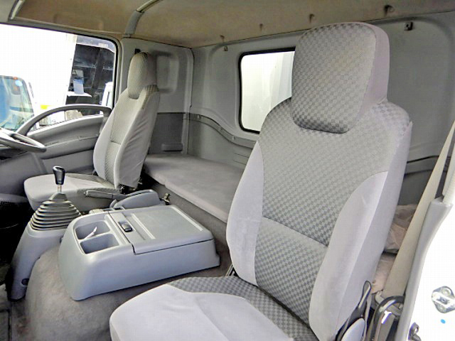 いすゞフォワードアルミウイング増トン（6t・8t）[写真22]