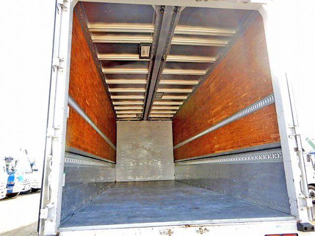 いすゞフォワードアルミウイング増トン（6t・8t）[写真06]