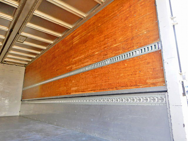 いすゞフォワードアルミウイング増トン（6t・8t）[写真08]