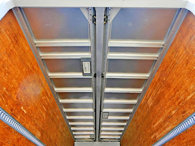 いすゞフォワードアルミウイング増トン（6t・8t）[写真09]