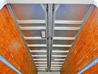 いすゞフォワードアルミウイング増トン（6t・8t）[写真09]