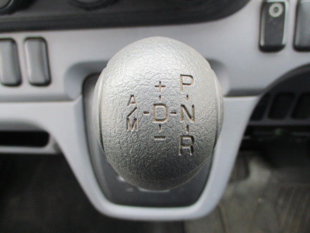 三菱ふそうキャンタークレーン4段小型（2t・3t）[写真29]