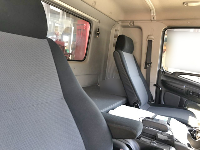 日野レンジャーセルフクレーン5段増トン（6t・8t）[写真32]