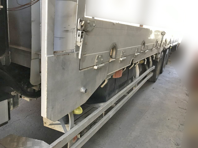 日野レンジャーセルフクレーン5段増トン（6t・8t）[写真09]