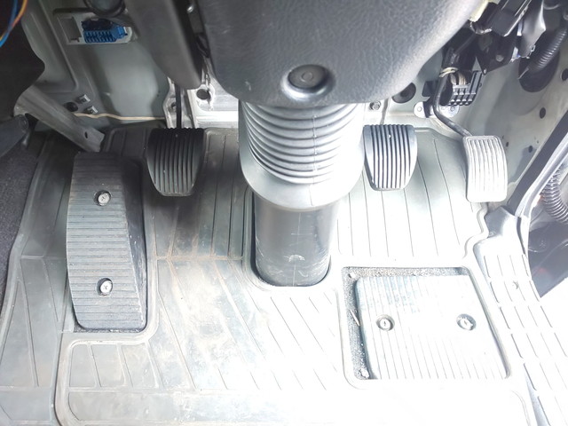 日野レンジャーアルミウイング中型（4t）[写真38]