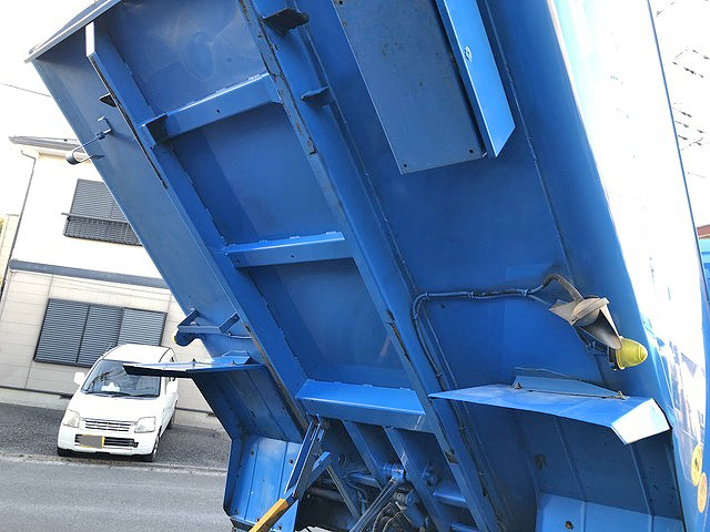 三菱ふそうキャンターパッカー車（塵芥車）小型（2t・3t）[写真21]