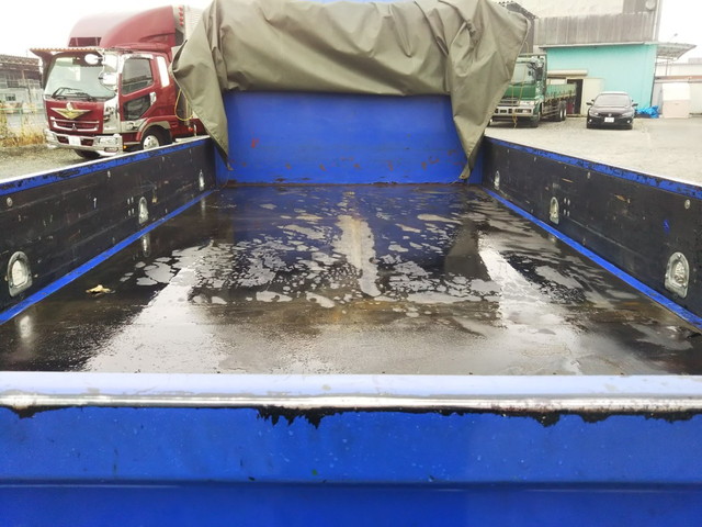 三菱ふそうキャンター平ボディ小型（2t・3t）[写真10]