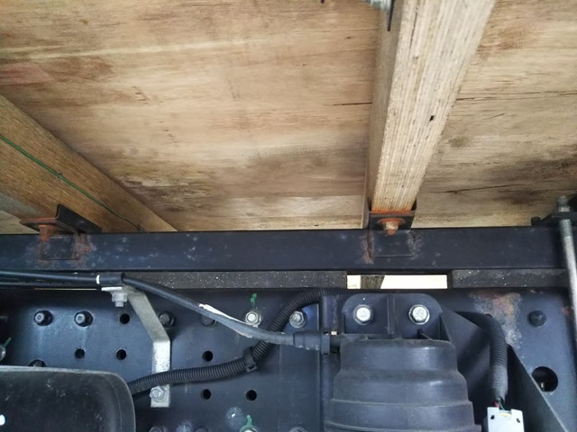 三菱ふそうキャンター平ボディ小型（2t・3t）[写真13]