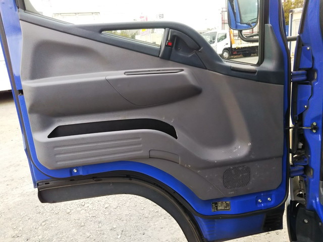 三菱ふそうキャンター平ボディ小型（2t・3t）[写真20]