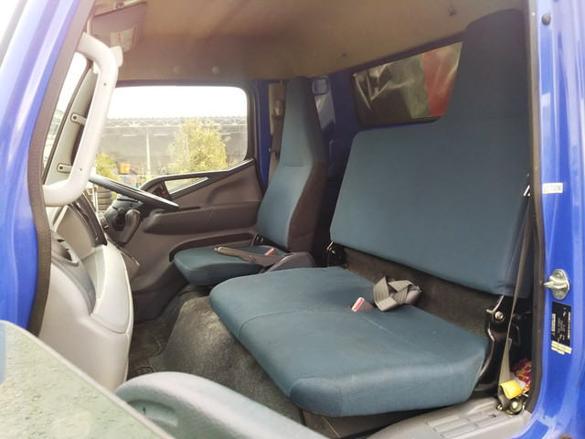 三菱ふそうキャンター平ボディ小型（2t・3t）[写真22]