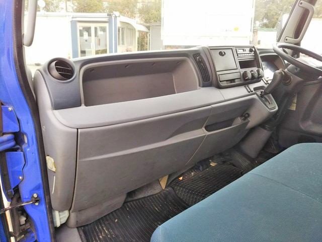 三菱ふそうキャンター平ボディ小型（2t・3t）[写真25]