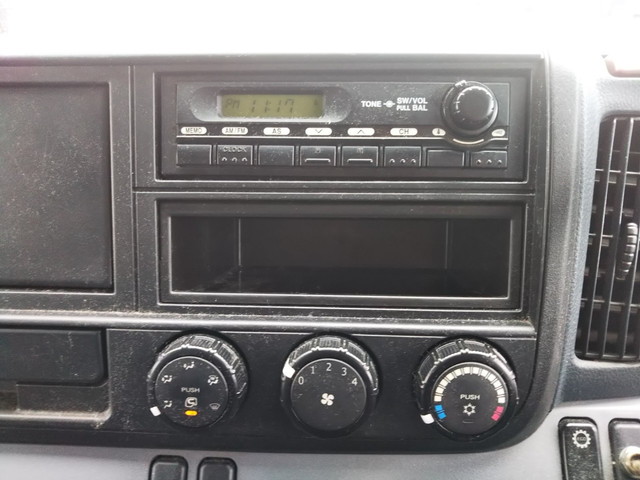 三菱ふそうキャンター平ボディ小型（2t・3t）[写真27]