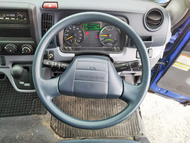 三菱ふそうキャンター平ボディ小型（2t・3t）[写真29]