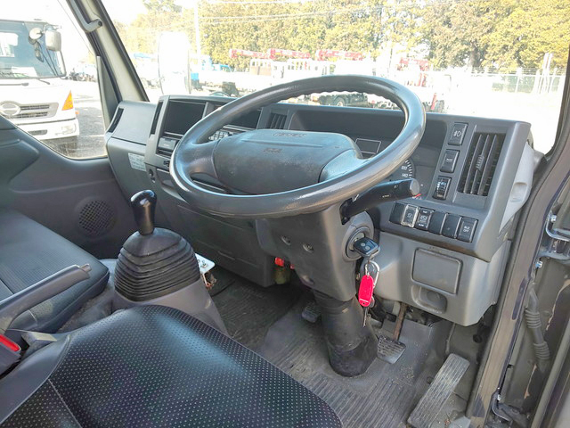 いすゞエルフ活魚運搬車小型（2t・3t）[写真33]