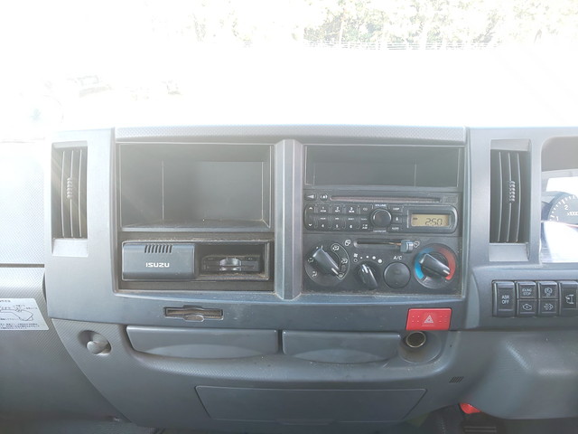 いすゞエルフ活魚運搬車小型（2t・3t）[写真34]