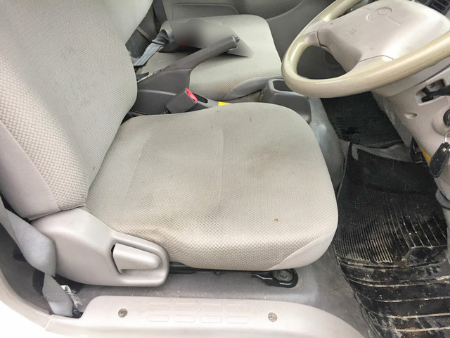 トヨタトヨエース平ボディ小型（2t・3t）[写真19]